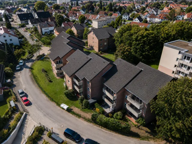 Luftaufnahme des Objekts Hohenloher Weg 14-18, Detmold (nachbearbeitete Objektaufnahme)