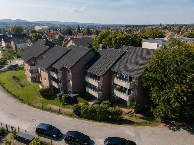 Luftaufnahme des Objekts Hohenloher Weg 14-18, Detmold (nachbearbeitete Objektaufnahme)