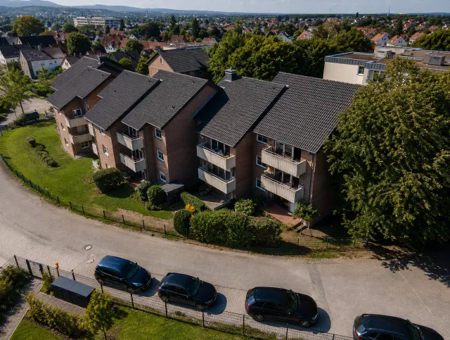 Luftaufnahme des Objekts Hohenloher Weg 14-18, Detmold (nachbearbeitete Objektaufnahme)