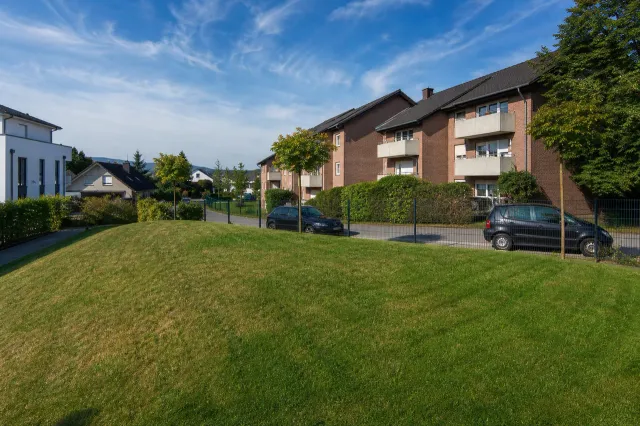 Außenansicht des Objekts Hohenloher Weg 14-18, Detmold (nachbearbeitete Objektaufnahme)