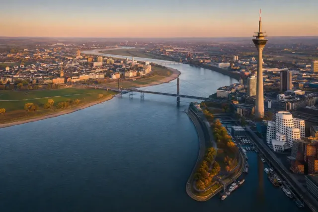 Illustration: Düsseldorfer Medienhafen mit Rheinturm